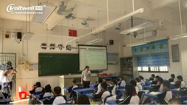 預(yù)防近視，為青少年打造教室優(yōu)質(zhì)照明光環(huán)境是首要任務(wù)
