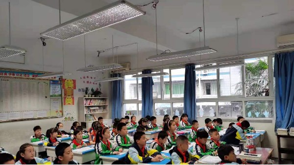 案例｜重慶市豐都縣第一小學(xué)教室照明改造，呵護學(xué)生視力健康